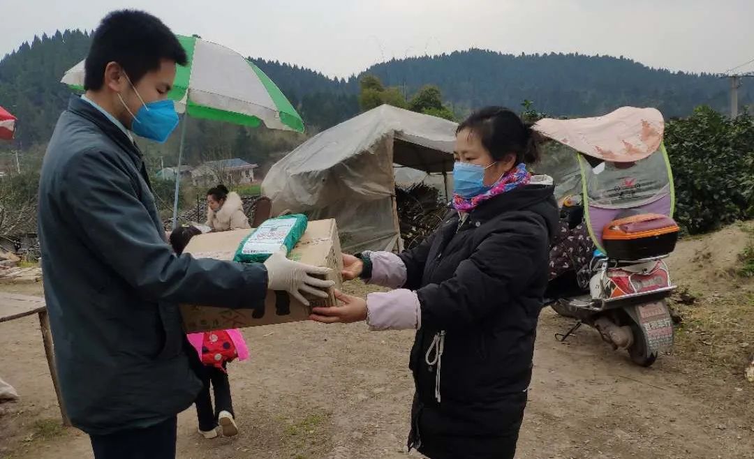 村民的贴心人——天马邮政所刘双军,义务配送生活物资