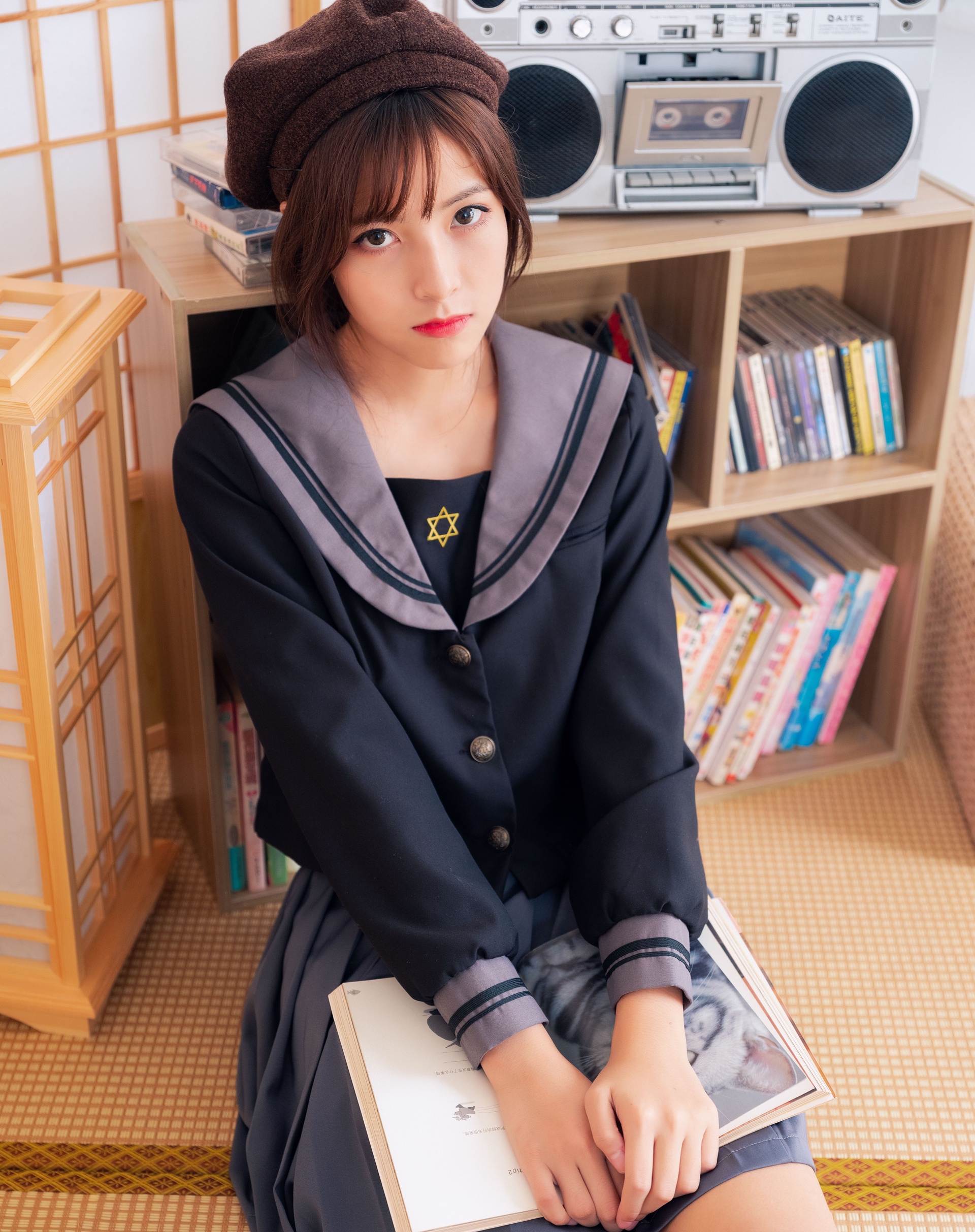 黑丝校服小姐姐 微笑的时候超可爱,不笑的时候是冷美人