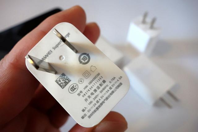 实测荣耀magic2:4种电流强度下,40w超级快充的不同表现