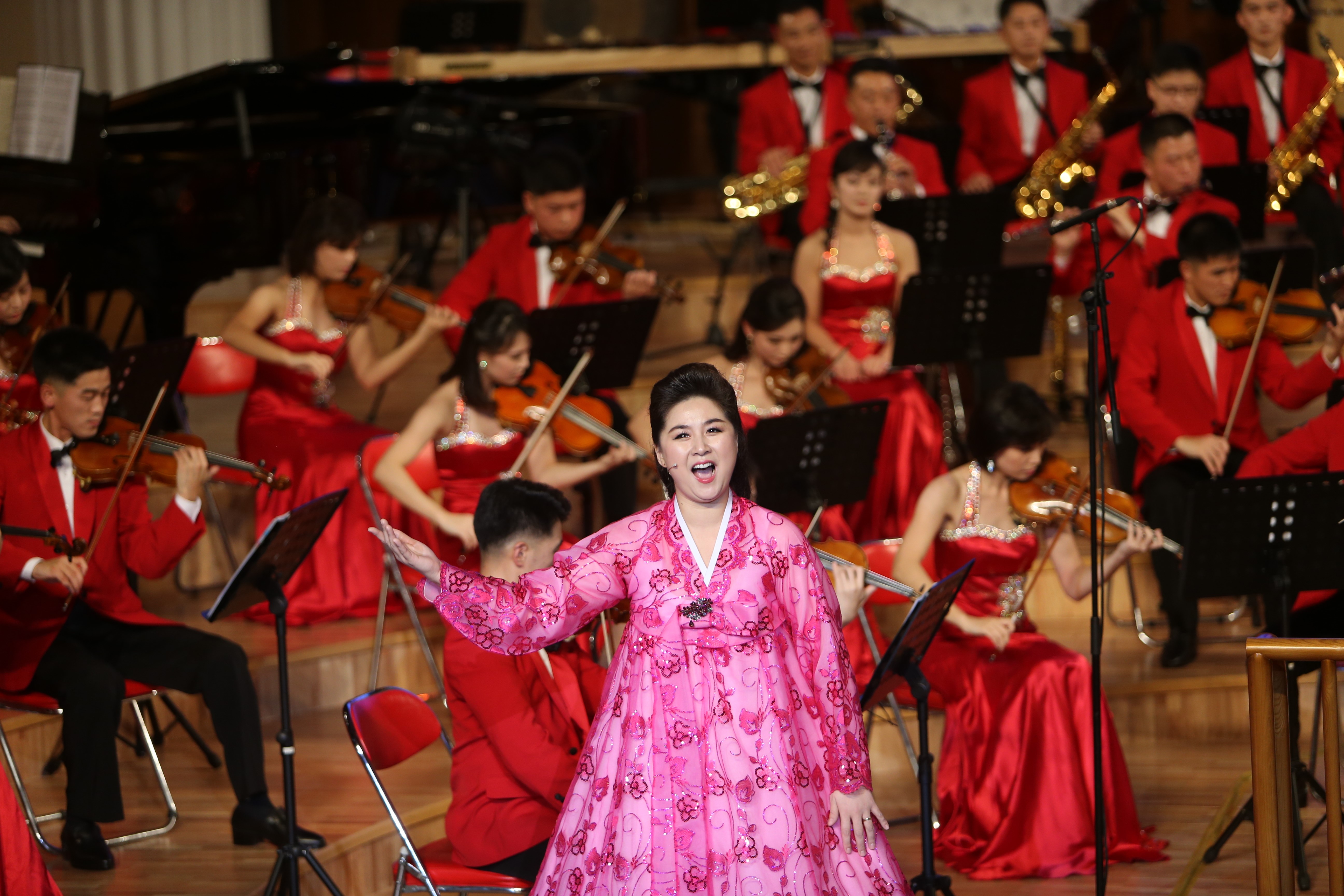 朝鲜三池渊管弦乐团在平壤举行文艺演出