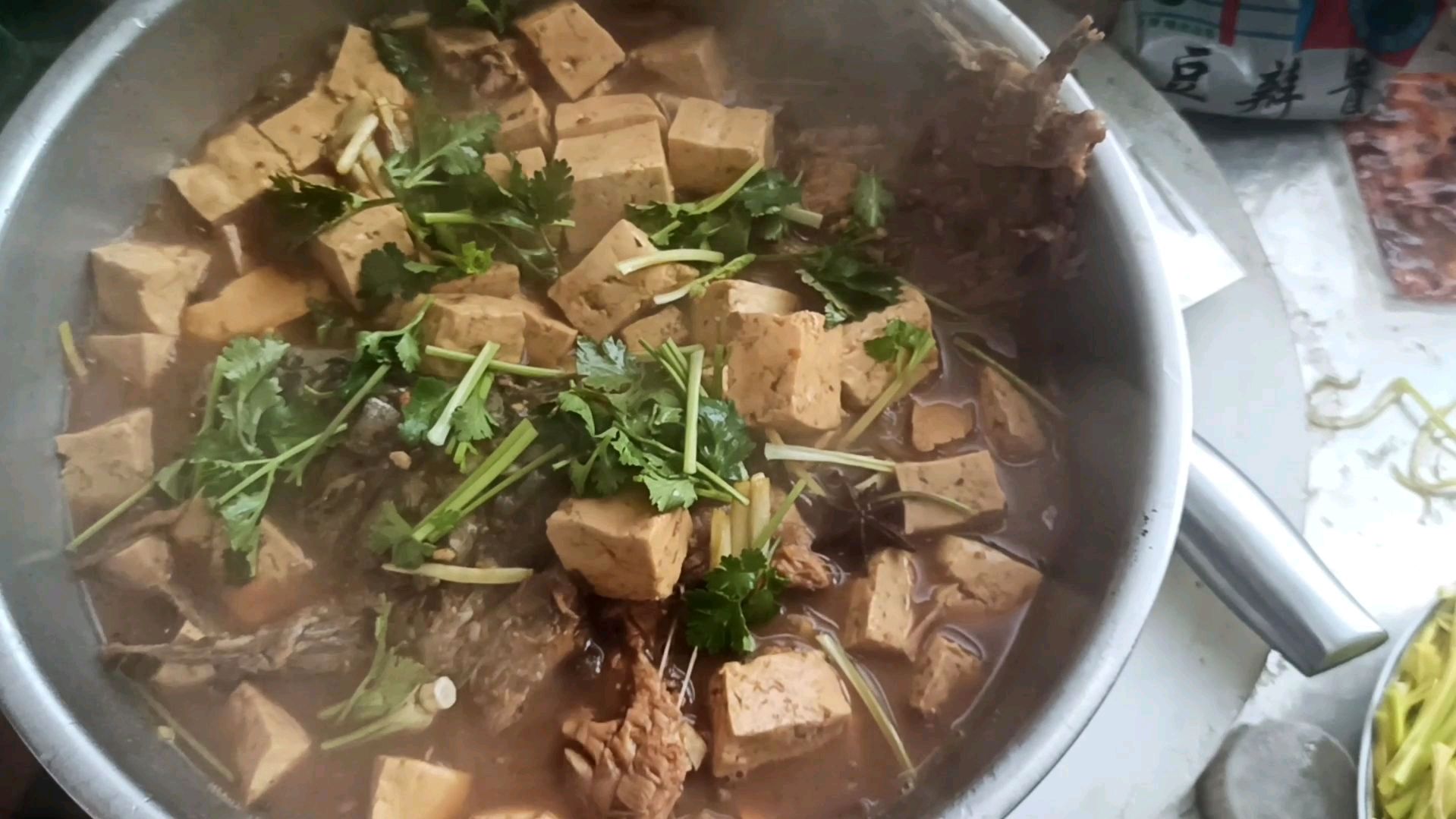 家常炖鲤鱼好吃又简单