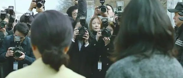 韩国电影《隧道,豆瓣评分7.7,一部改变韩国社会的电影