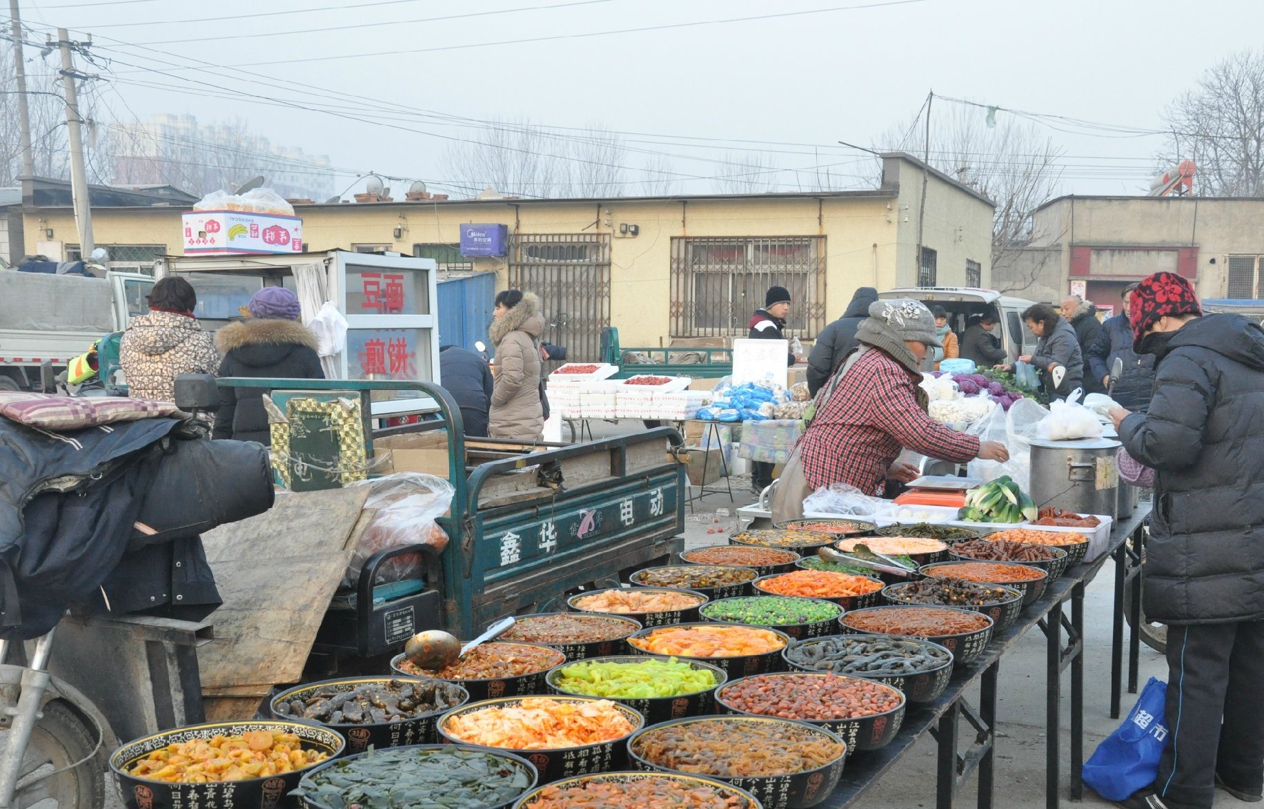 北京疏解整治促提升中的房山区窦店大集:便民市场要变成郊野公园