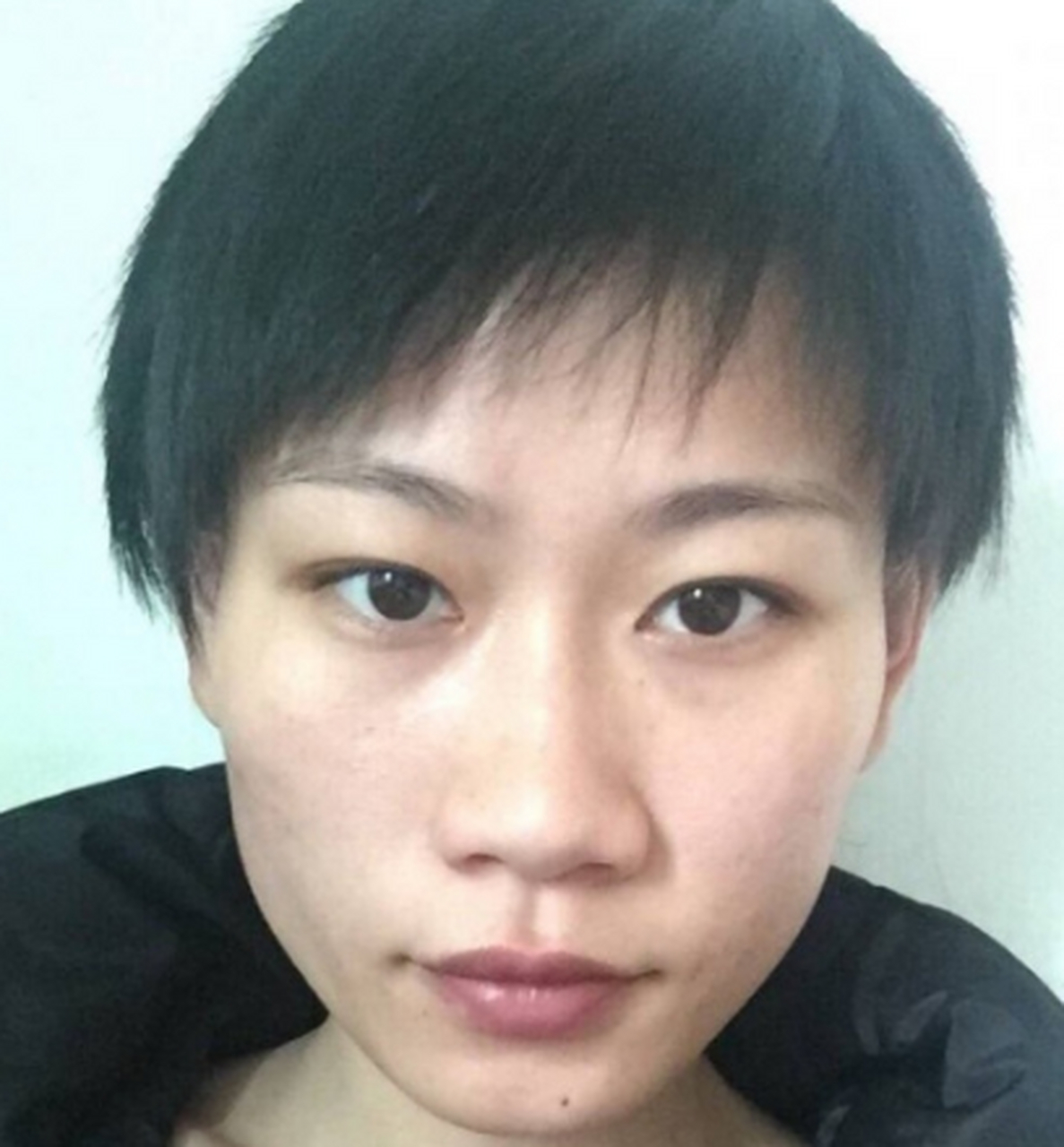 女主阴,男主阳,女生面带男相为阳气重,对自身的姻缘运程破坏程度大