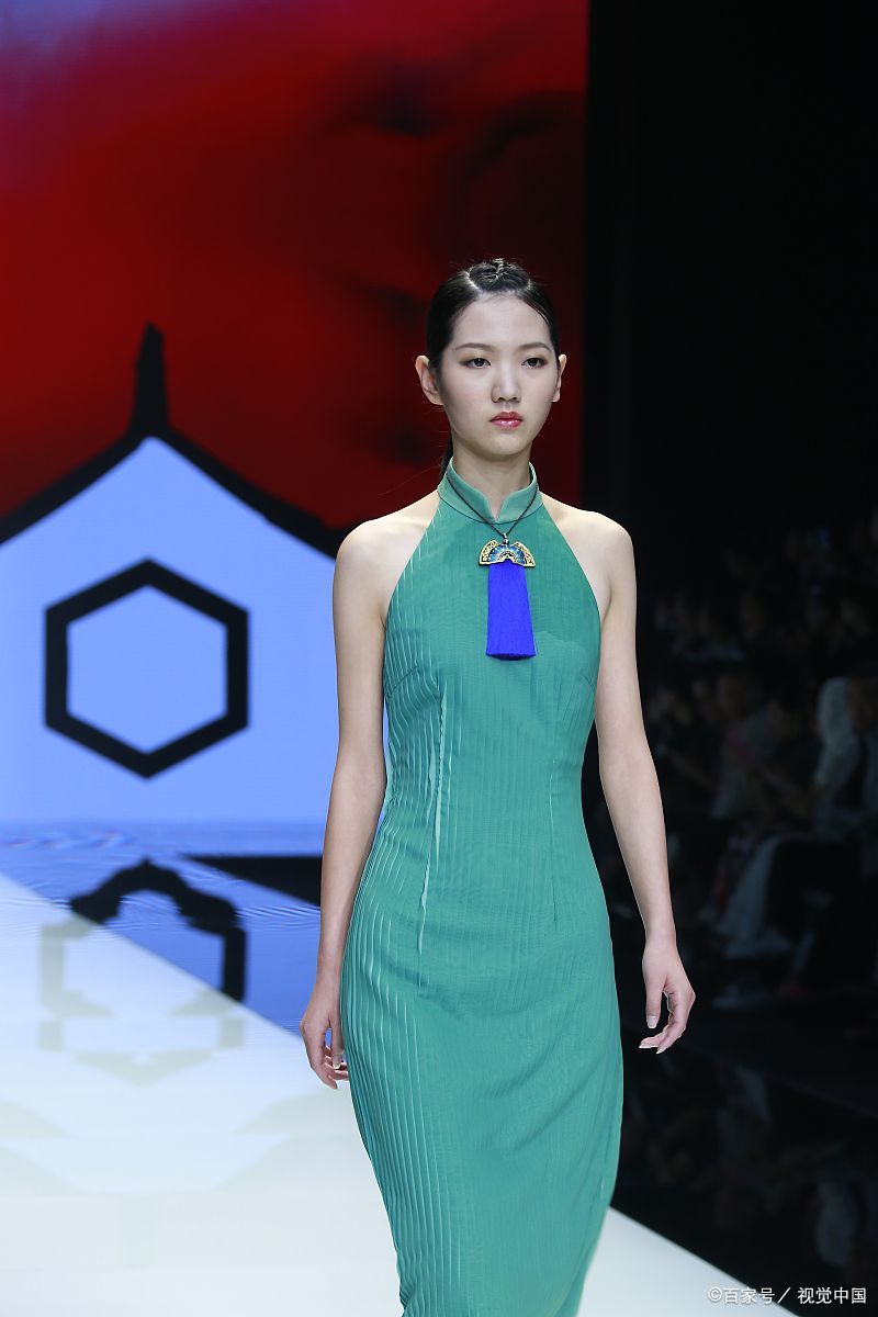 浓浓的中国风时装走秀
