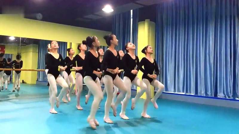 八级舞蹈考级视频8937次播放01:36继续观看立即下载好看视频，免费观看高清