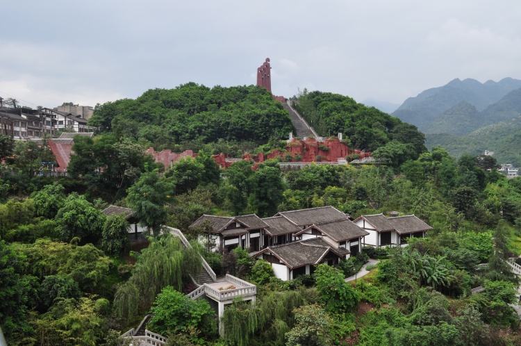 旅遊經典景區,全國乃至世界各地遊客紛紛慕名而來,到茅臺體驗長征文化