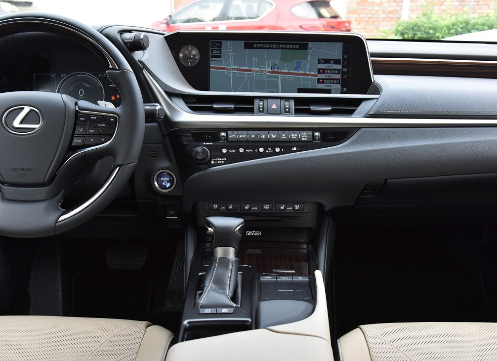 雷克萨斯es300h中控