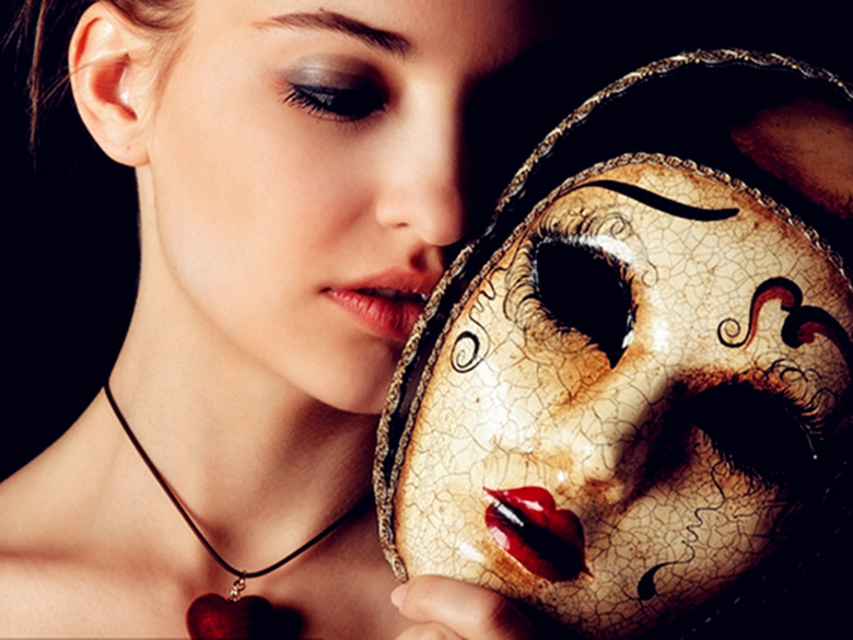 水龙吟一首:说着言不由衷的话,戴着伪善的面具