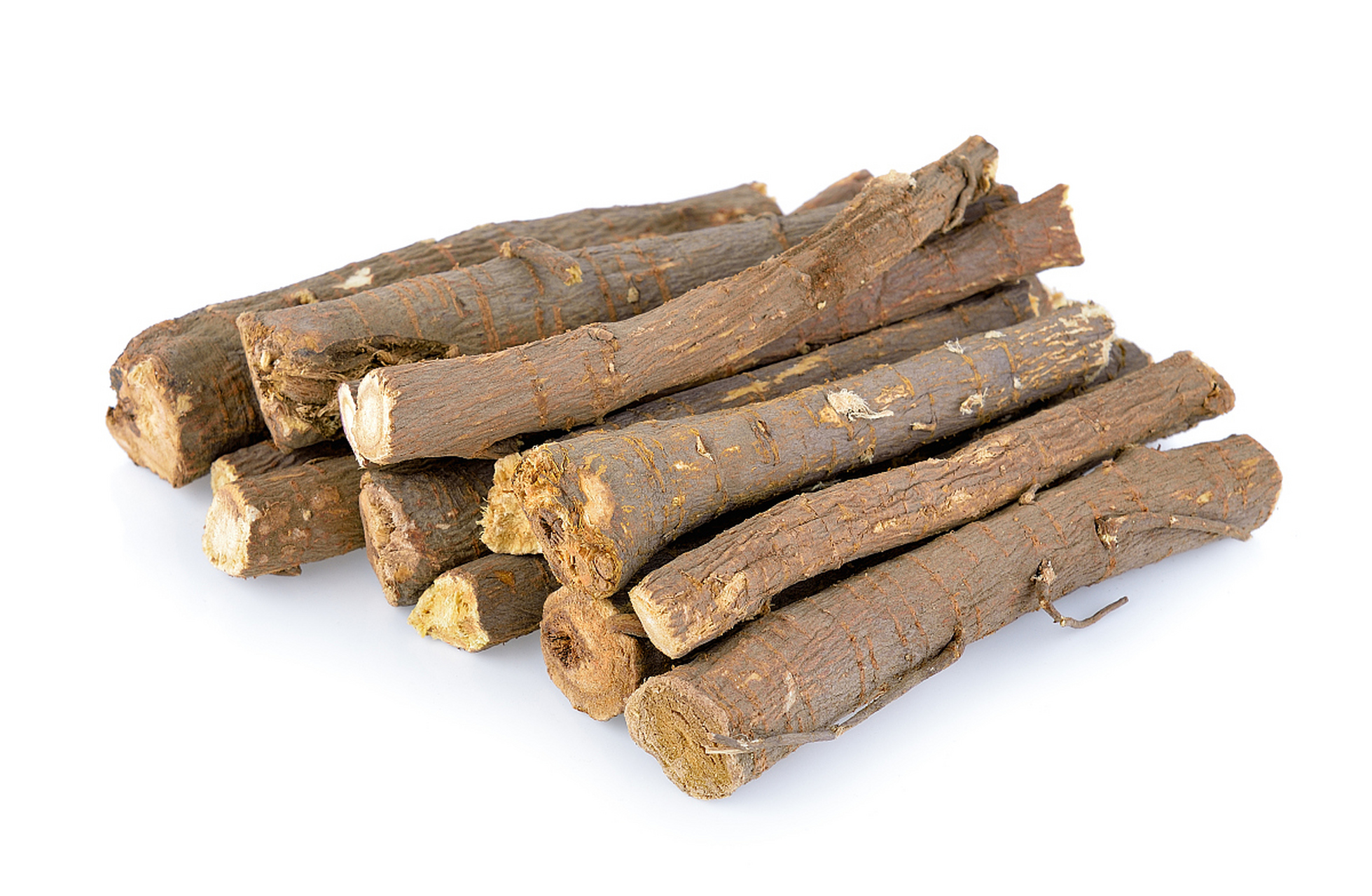 桑树根皮为桑白皮,具有泻肺平喘,利水消肿的功效;枝条为桑枝,具有祛风