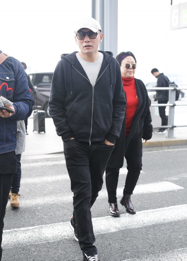 刘烨现身上海机场,你喜欢吗