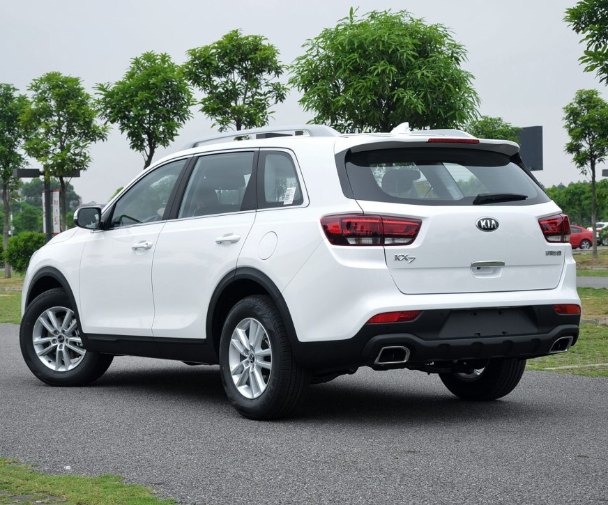 悦达起亚kx7:非常简洁大方的设计,符合年轻人的品味