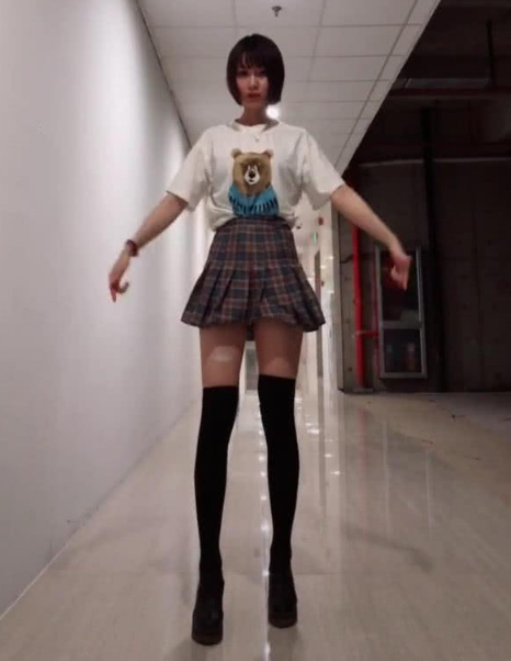 她拥有“世界第一长腿”,堪称模特之最,连抖音长腿特效都不及她 她拥有“世界第一长腿”,堪称模特之最,连抖音长腿特效都不及她