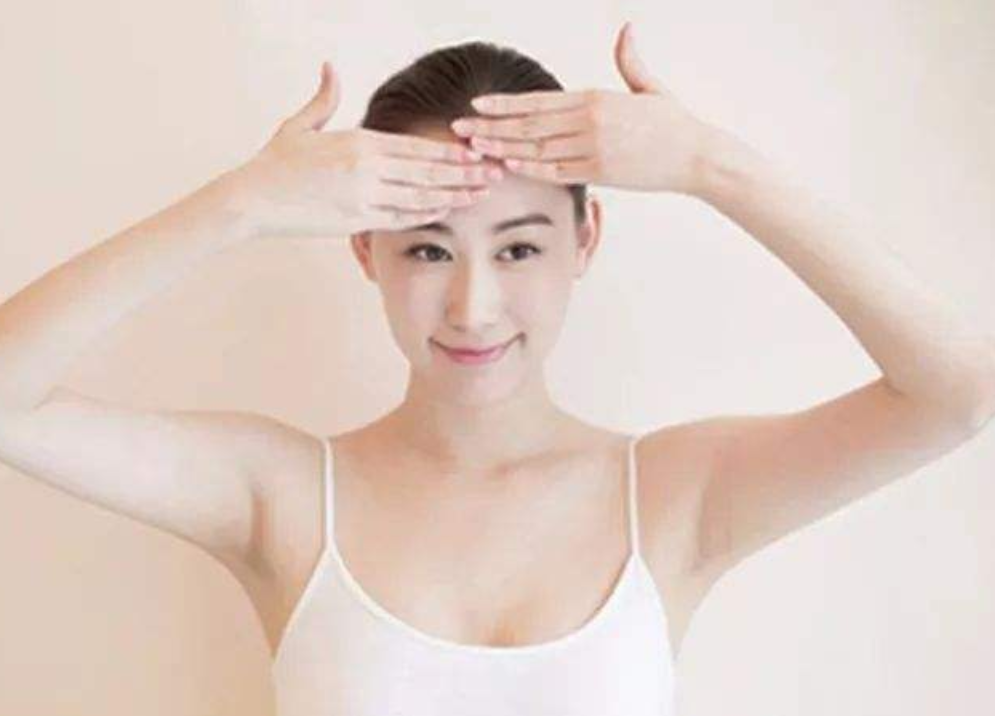 女人常搓8个部位,延缓衰老,让你看起来比同龄人状态更好