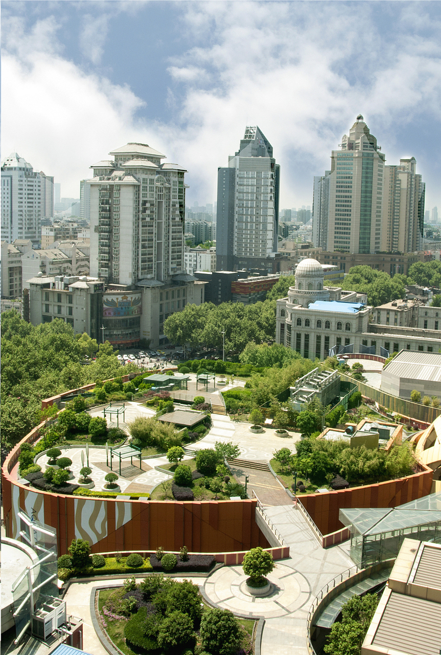 镜头里的春天# 南宁人民广场旅游,位于南宁市中心,集文化娱乐休闲于