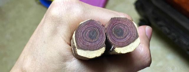 目前海南黄花梨多少钱一吨?