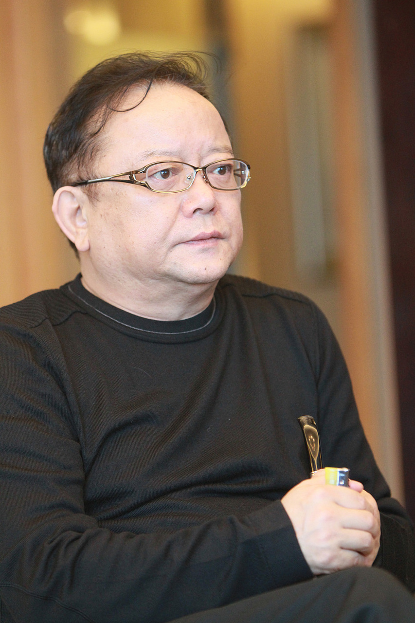 王刚是移居美国了吗# #娱乐最前沿