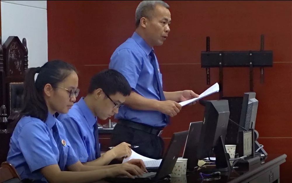 小官巨贪!全州一正科级官员涉贿877万元出庭受审