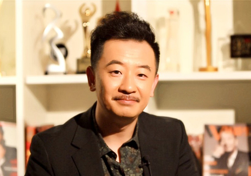 男星嫖娼后近况不如意,老婆负责"赚钱养家",他选择去"流浪"