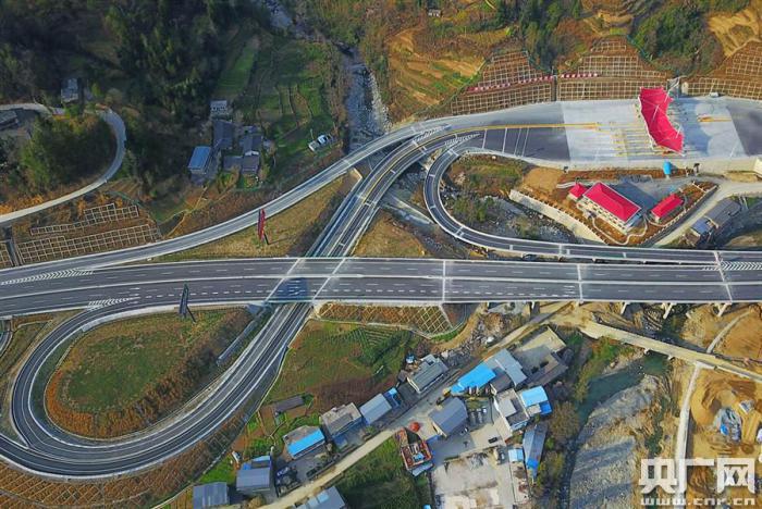 巴陕高速公路全线正式通车 打通米仓山千年屏障