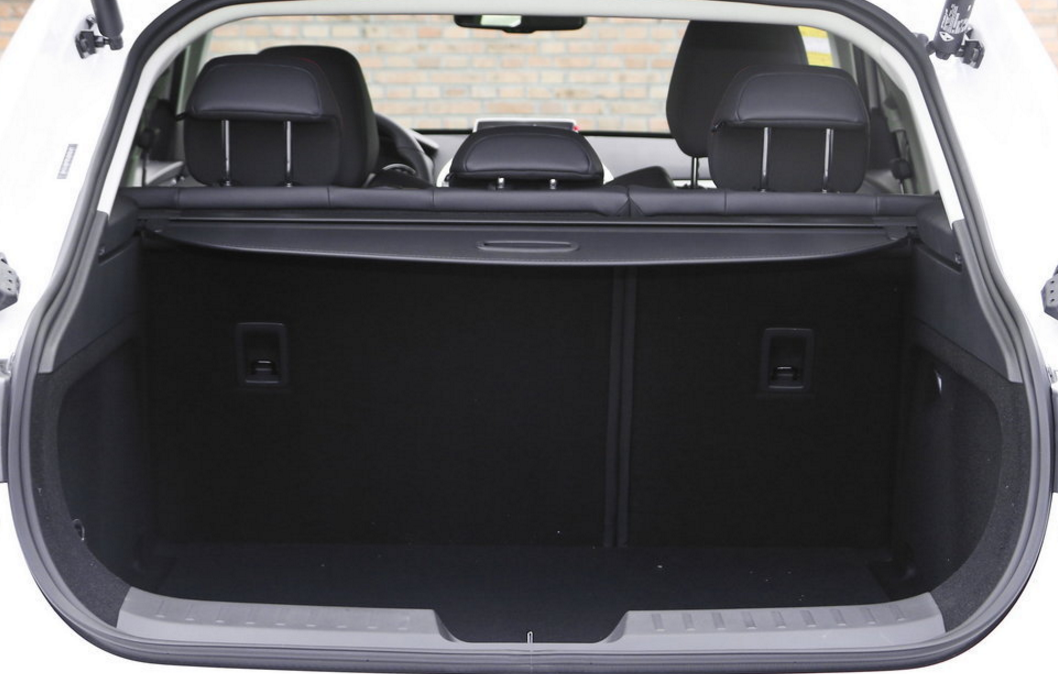 外观个性鲜明,这款宝沃汽车-宝沃bx6,内饰个性十足,后备箱很大