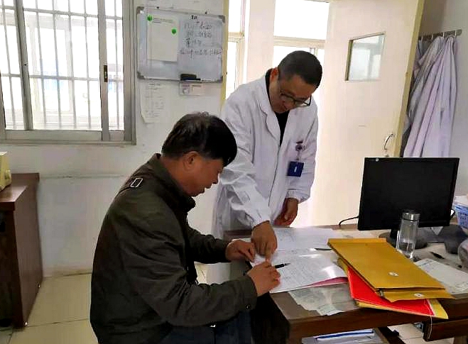 江苏南通启东市48岁抗疫医生朱峥嵘走了 哀悼!