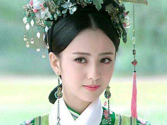 当古装女明星光着额头,刘诗诗完全变了样,没额饰的唐嫣也好惨
