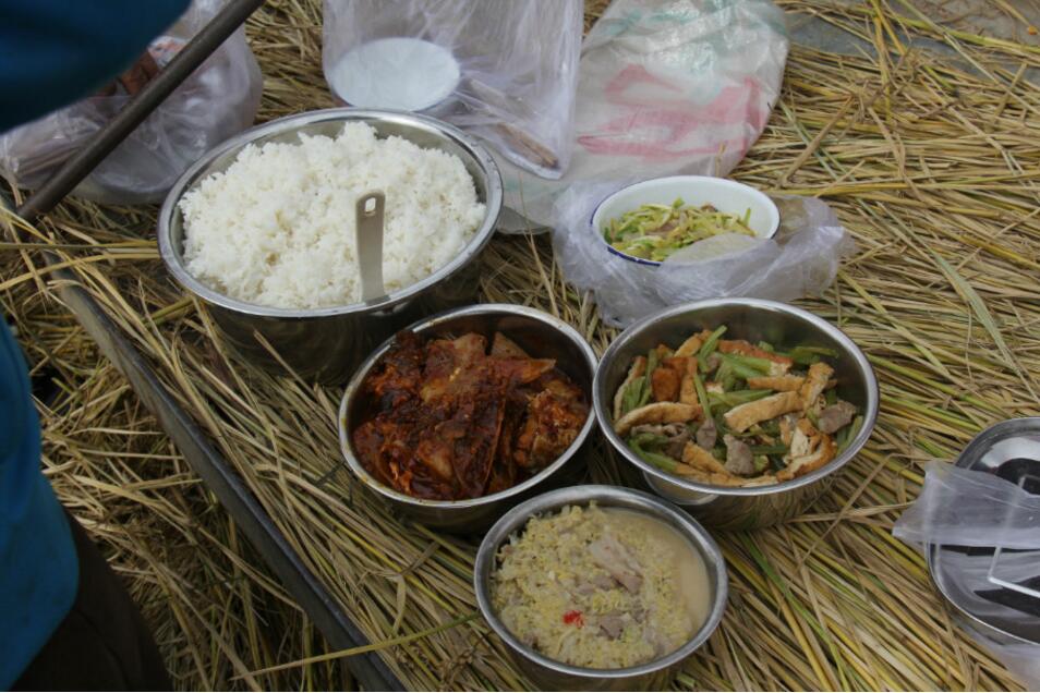 农村家庭的日常伙食,粗茶淡饭简单又实在