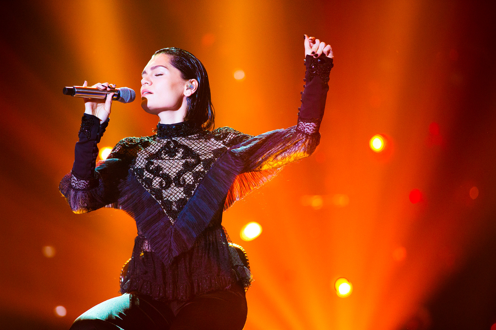 年龄是限制好声音导师最主要的原因?然而她早在24岁就当导师了!