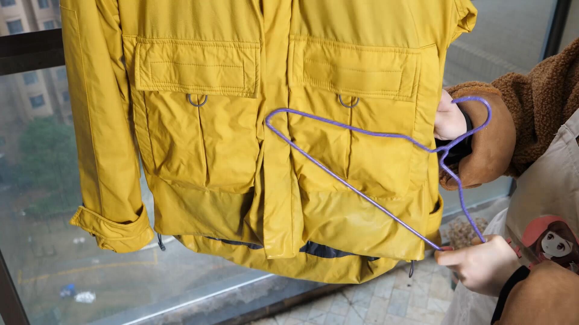 羽绒服脏了不要干洗,教您正确的清洗方法,洗得干净,晒干又蓬松