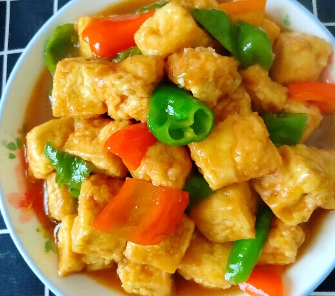 好吃的青椒豆腐泡就做好了
