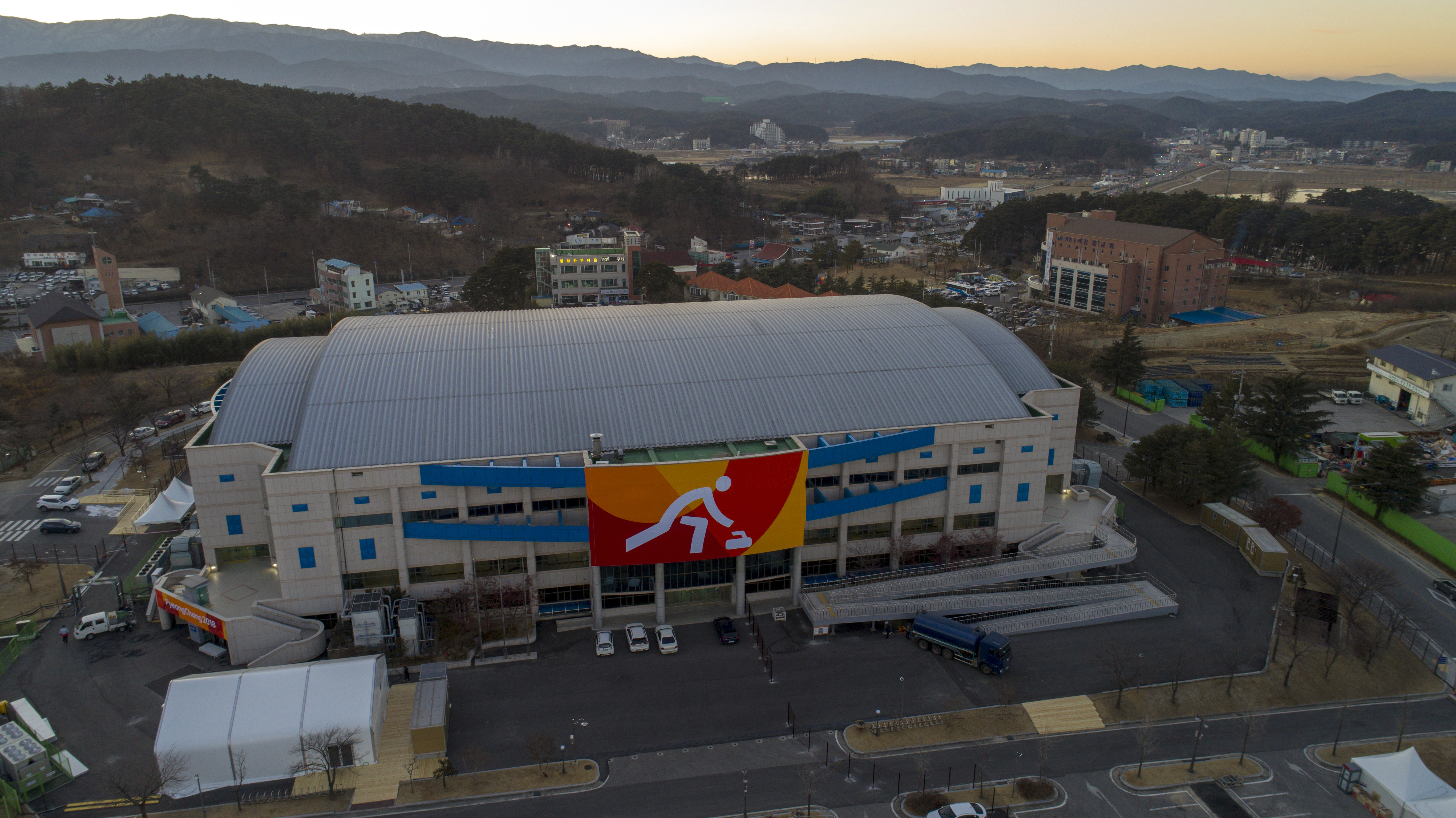 平昌冬奥会主场馆图片