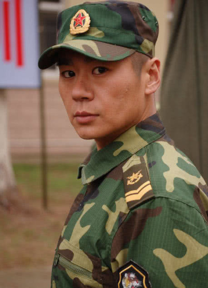 他是华夏龙组最年轻的兵王,龙鳞不可触,成为敌人心中的魔鬼