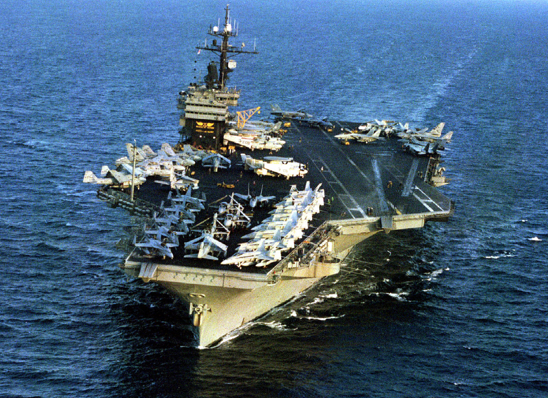 美国海军最重要的资产之一,亚伯拉罕·林肯号航母在2020年经历了两次