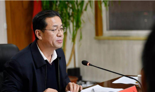 牛颖建主持召开县委十三届九十七次常委扩大会议