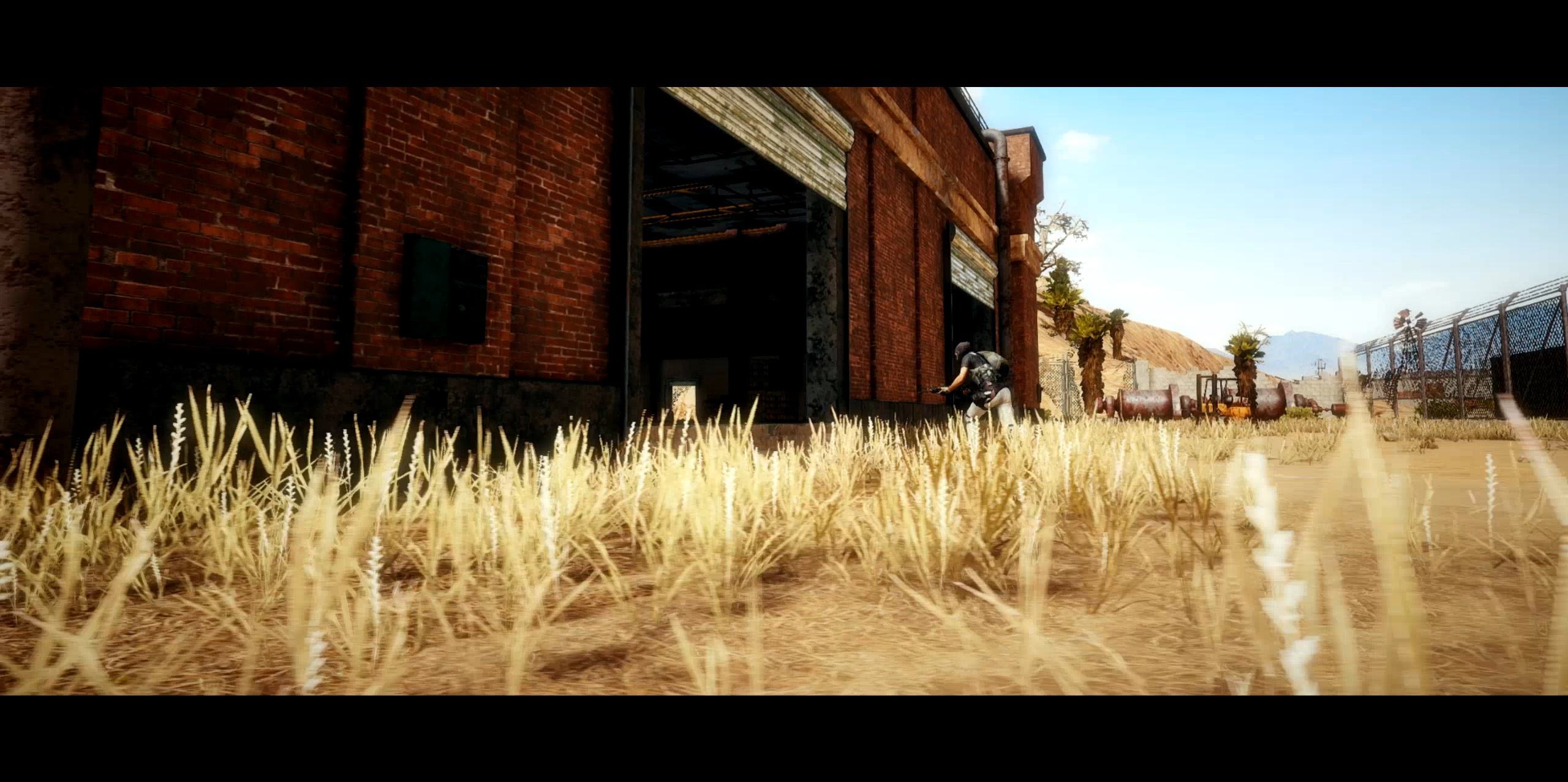 若有若无有点晃眼,有点类似于手游版吃鸡游戏里面的鲜艳画面设置