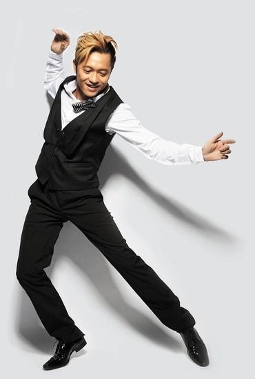 他所在组合曾堪比小虎队,今生意亏本,竟依靠妻子走穴复出赚钱!