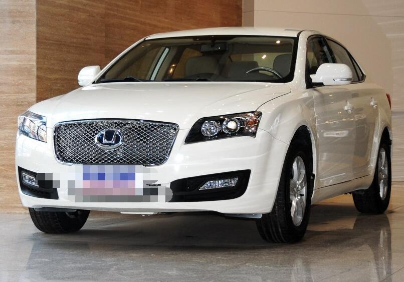 华泰汽车-路盛e70,造型非常新颖,车身上的轮廓富有张力