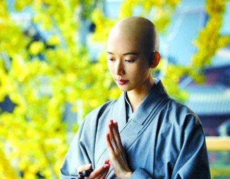 婴儿太丑被母亲遗弃,尼姑捡到后养育,最终造就出千古一帝!
