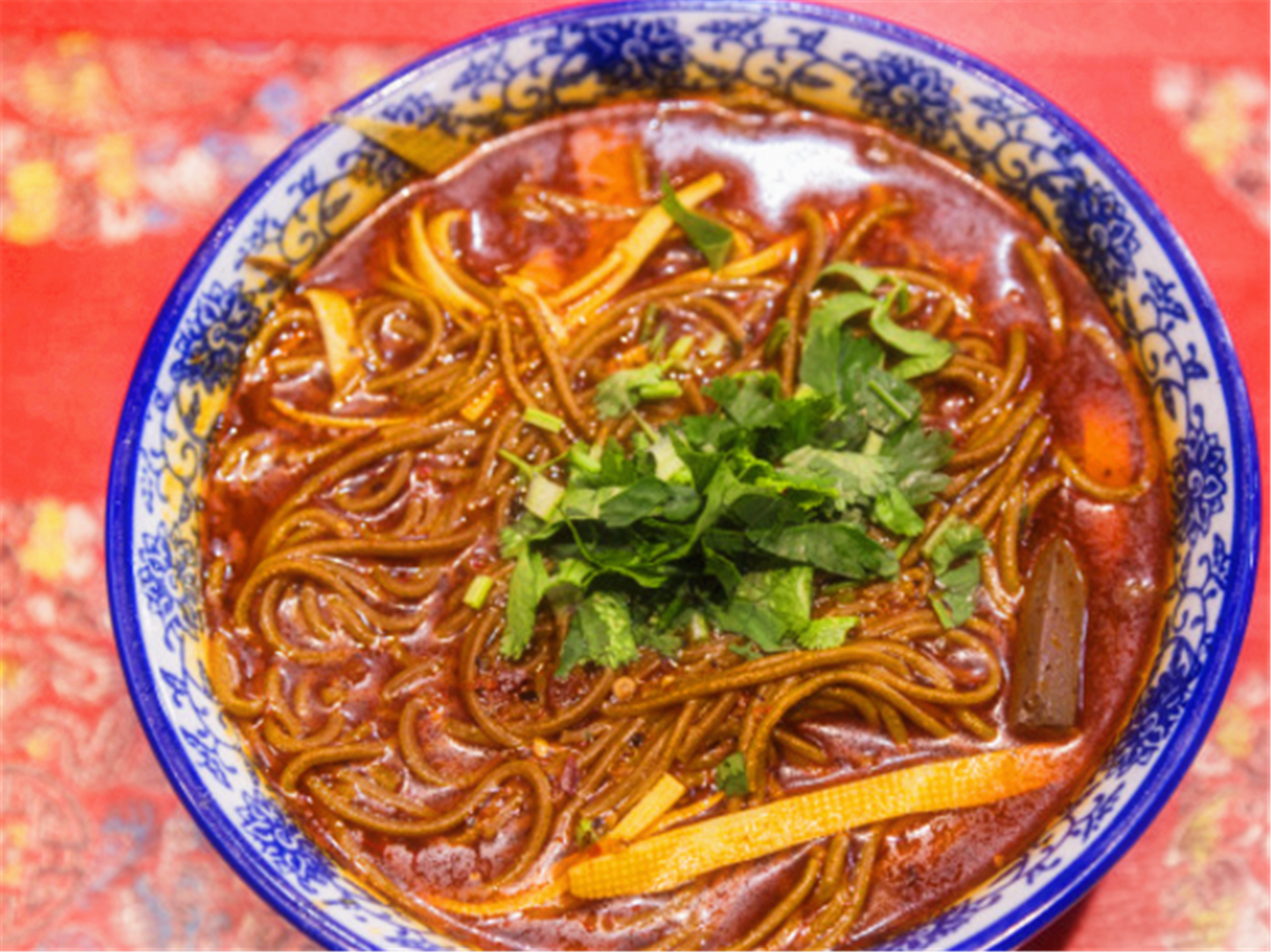 去陕西蓝田一定要吃的美食,蓝田饸饹也名不虚传