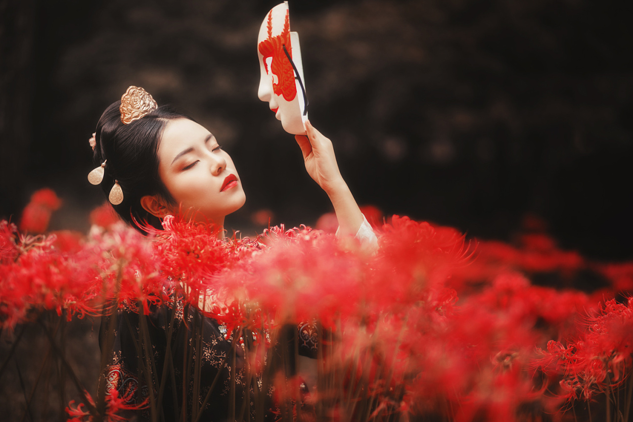 天蝎座:彼岸花,花开花落两千年,情不为因果,生生相错!