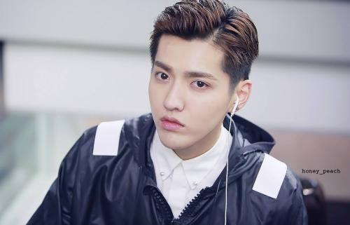 借书评时事|吴亦凡回应高晓松,我是令狐冲,你是风清扬