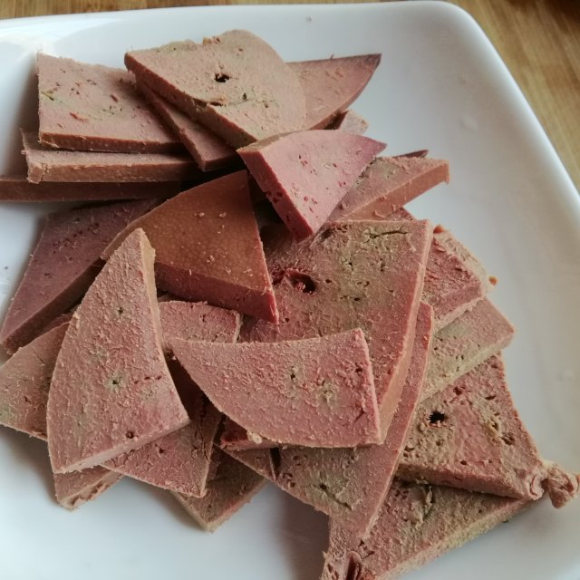 第2步,猪肝切片备用