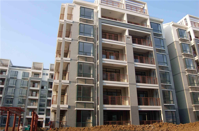 买房时,选择凹阳台还是凸阳台?哪个更好?