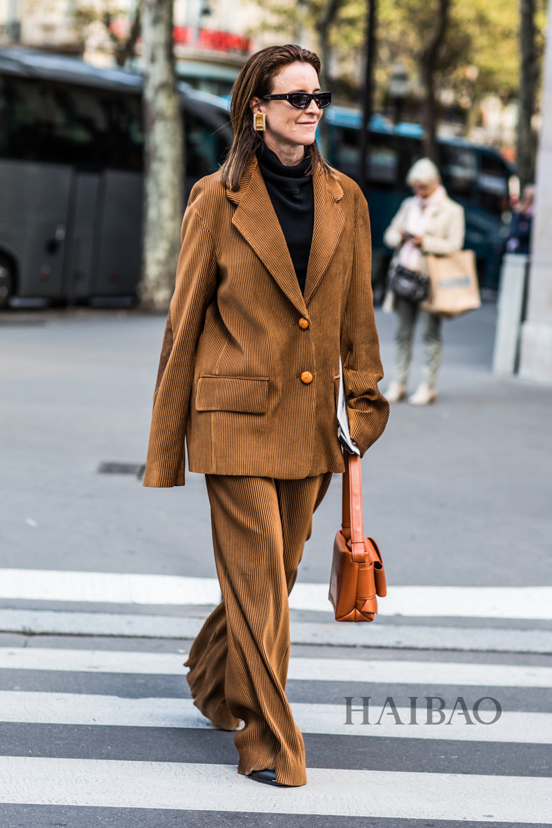 欧美型人街拍之南瓜橘&暖棕色系穿搭特辑:够时髦,暖意浓,你还不心动?