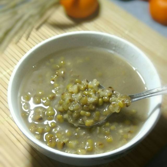 油膩食物吃多了,來碗綠豆稀飯解解膩吧