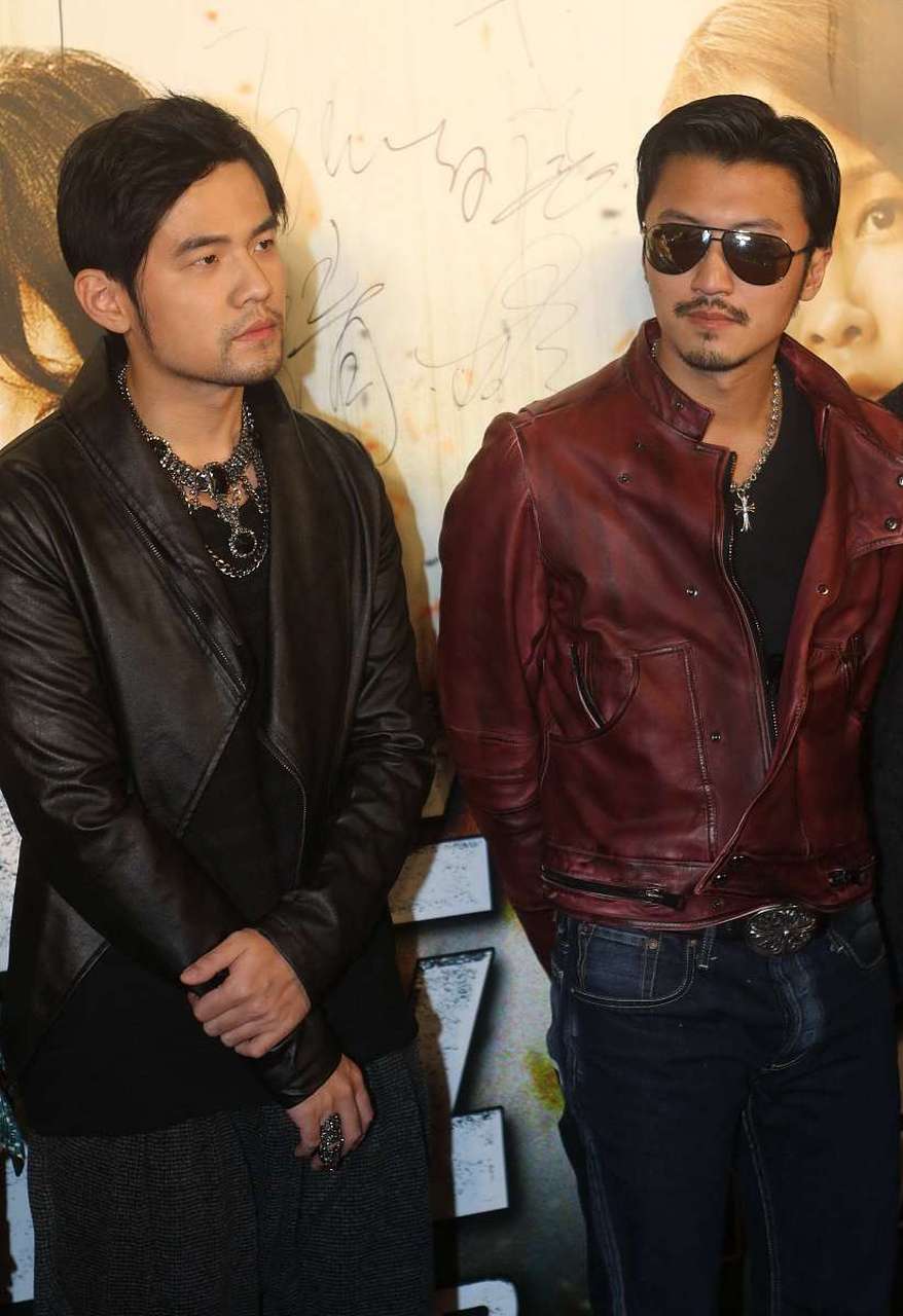 当谢霆锋和周杰伦,都留起了胡子!你还分得清,谁更帅吗[左捂脸]?