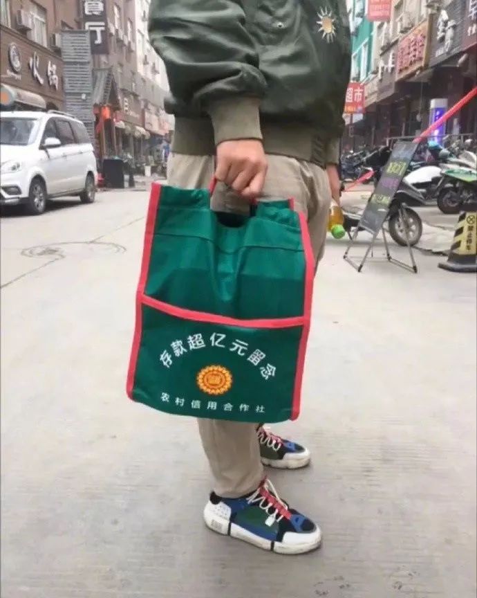 不知不觉的低调炫富?