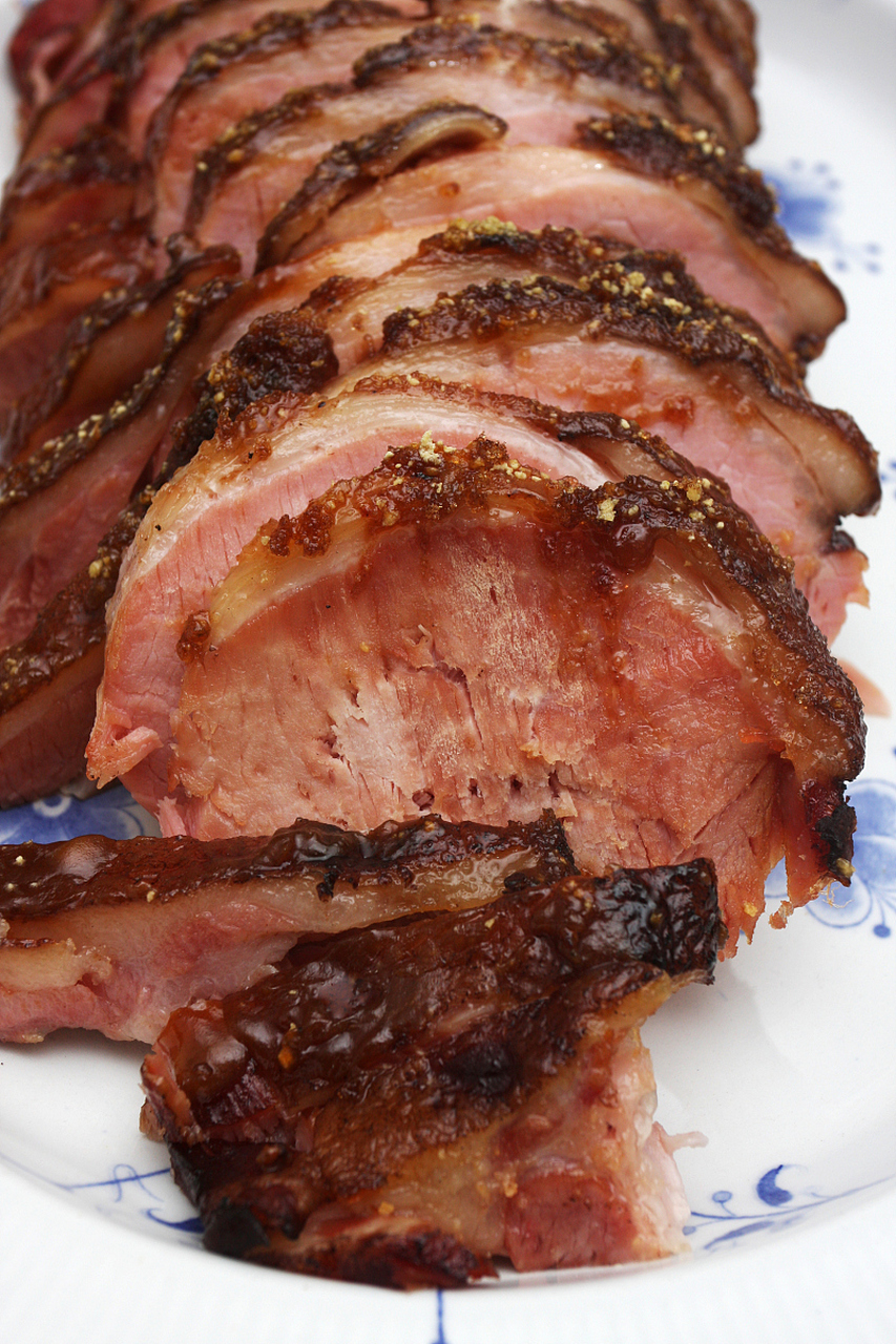 长春酱肉是吉林省长春市的一道特色名菜,属于东北菜,其主料为五花肉