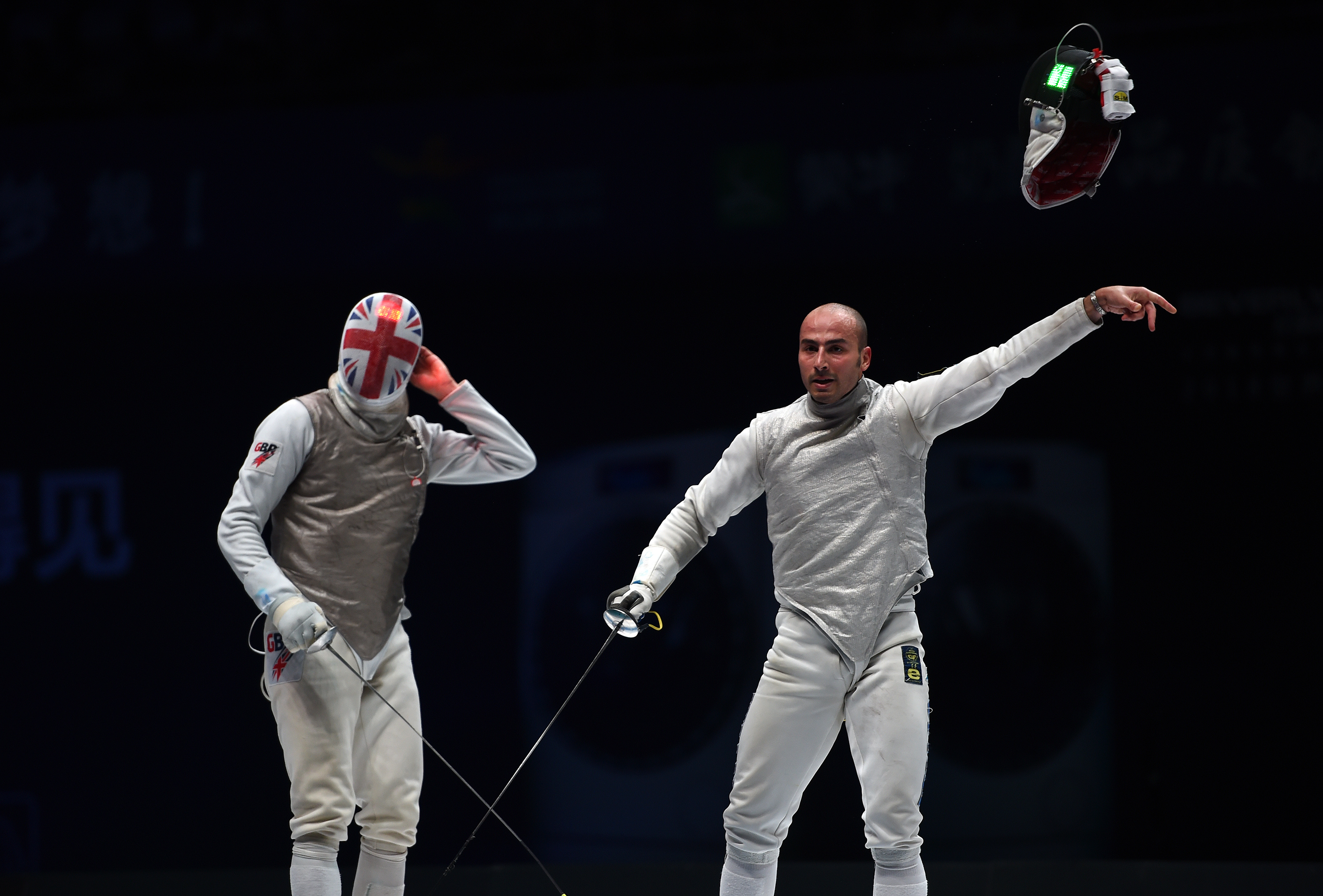 击剑——世锦赛:意大利选手福科尼获得男子花剑冠军(1)